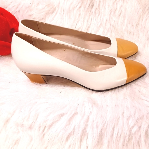 ❤️ VTG Etienne Aigner Pumps ❤️ - Picture 3 of 6